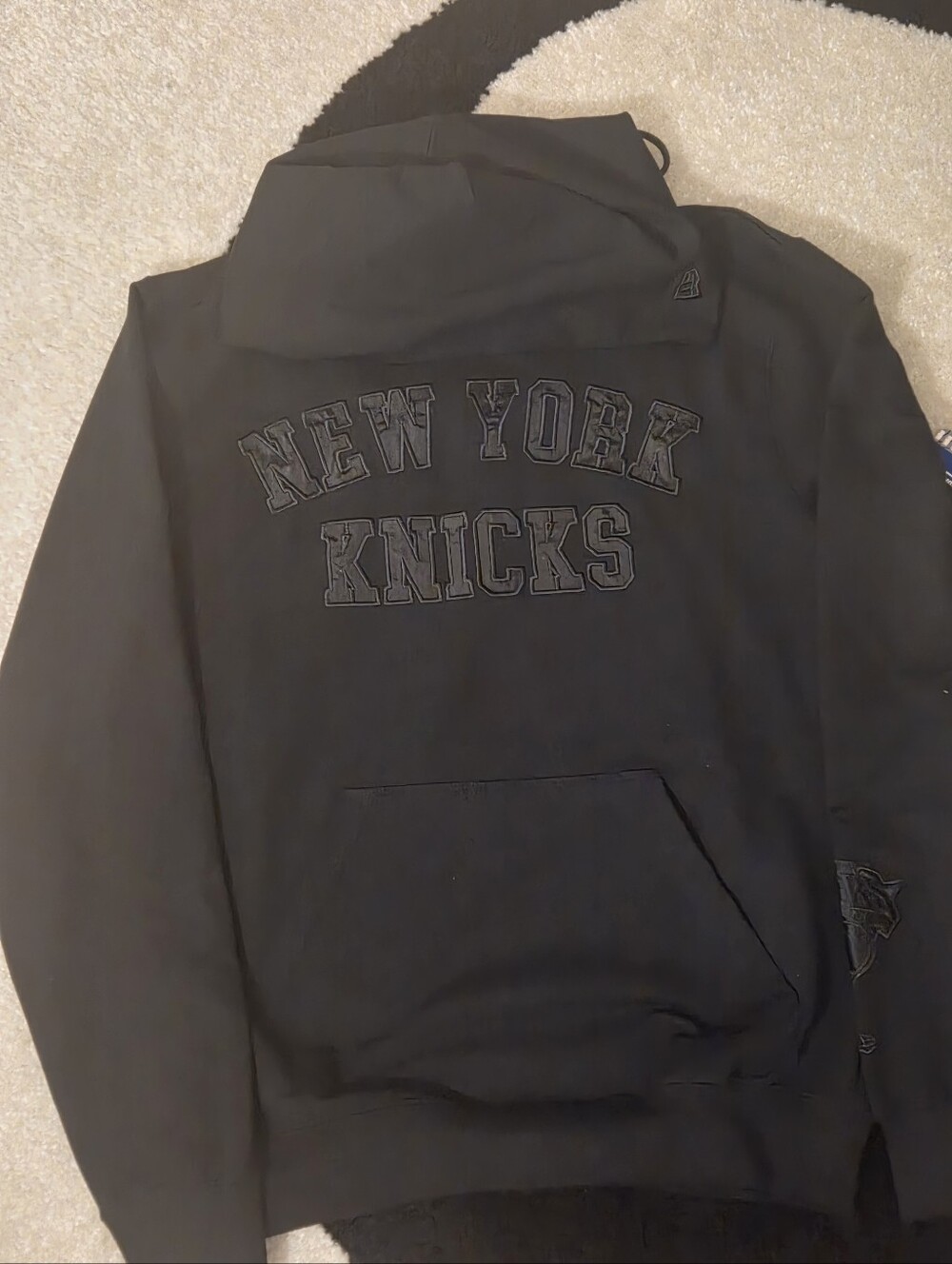 PRO STANDARD NEW YORK KNICKS HOODIE SZ MEDIUM
